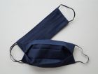 MNS Maske aus 100% Baumwolle, dunkelblau mit Falte, waschbar und lange verwendbar, geöffnet und geschlossen