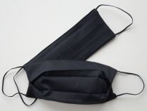 Premium MNS Maske, 3-lagig aus 100% Baumwolle in schwarz, für längeren Einsatz. Waschbar und wiederverwendbar. Angenehmer Tragekomfort, mit Gummizug und Falte für optimales Justieren.